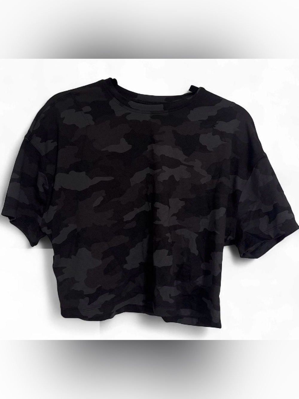 lululemon athletica Black & Charcoal Camo Short Sleeve Crew